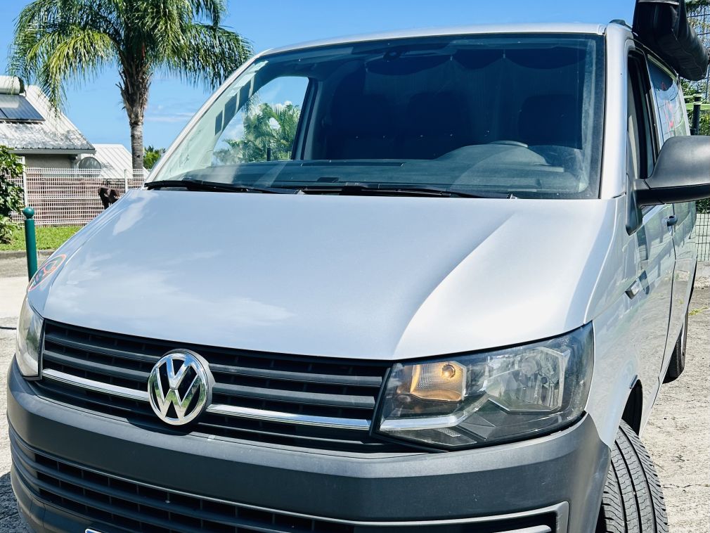 Volkswagen T6 Ivan sans toit relevable