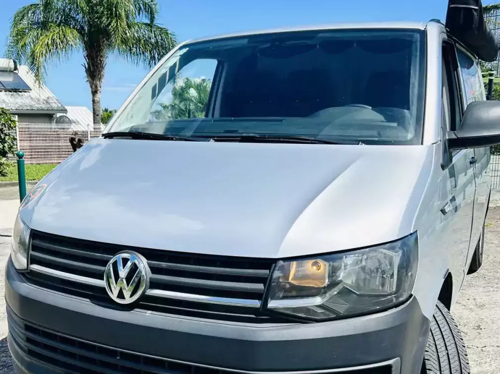 Van Ivan Volkswagen T6 &agrave; La R&eacute;union